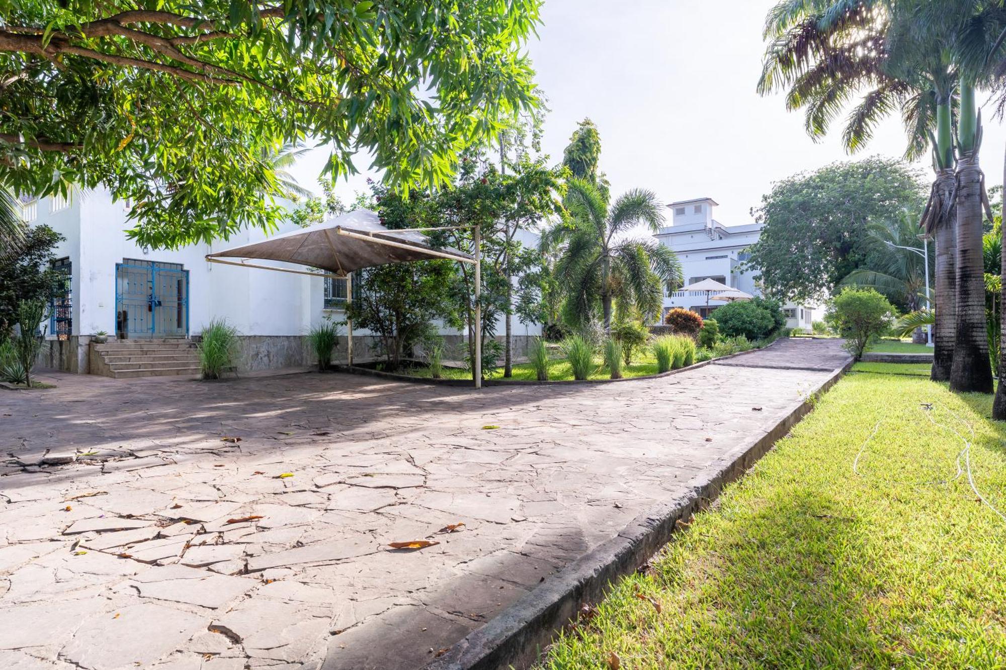 Queens Chateau Boutique Villa Diani Beach Zewnętrze zdjęcie